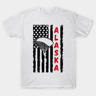 Alaska USA - Vintage Paragliding Skydiving Parachuting Parasailing Logo T-Shirt